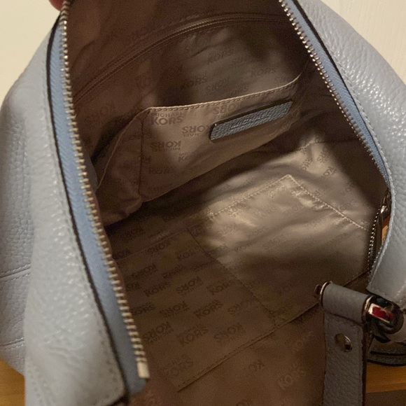 🔹Michael Kors🔹 Rhea🔹Pale Blue🔹Large Zip Shoulder Hobo Bag/EUC - Picture 10 of 14